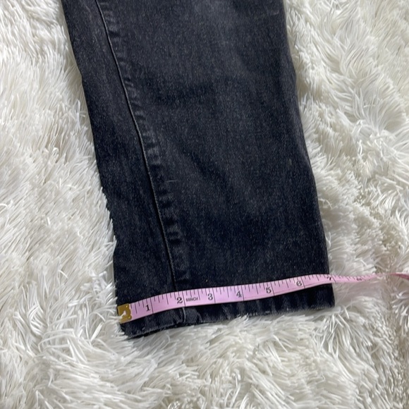 Forever 21 High Rise Mom Jeans - Picture 3 of 9